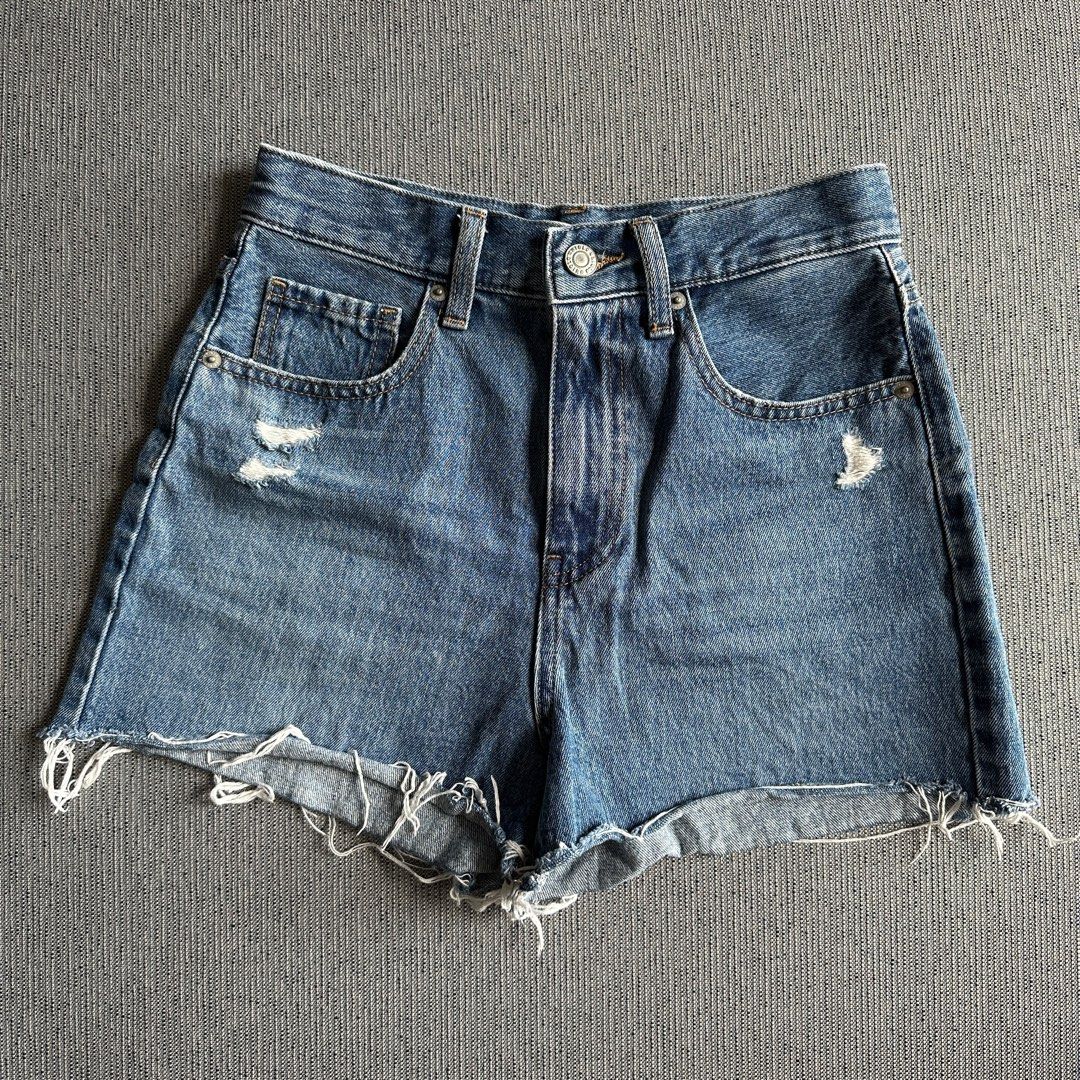 Uniqlo Frayed Hem Denim Shorts Women s Fashion Bottoms Shorts