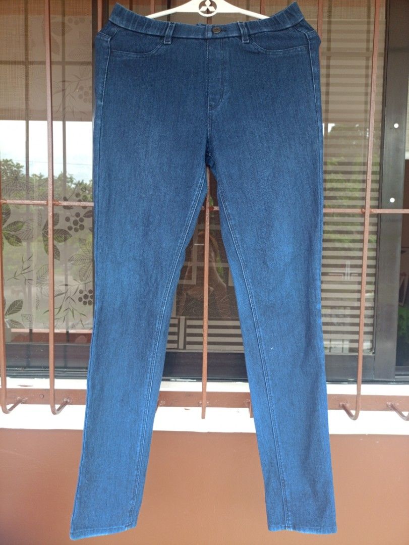 Uniqlo jeggings, Women's Fashion, Bottoms, Jeans on Carousell