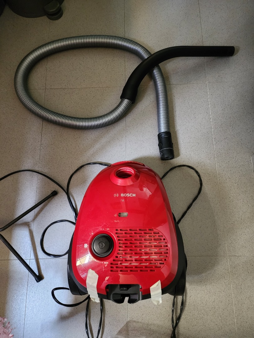 Used Bosch GL20 vacuum cleaner, TV & Home Appliances, Vacuum Cleaner