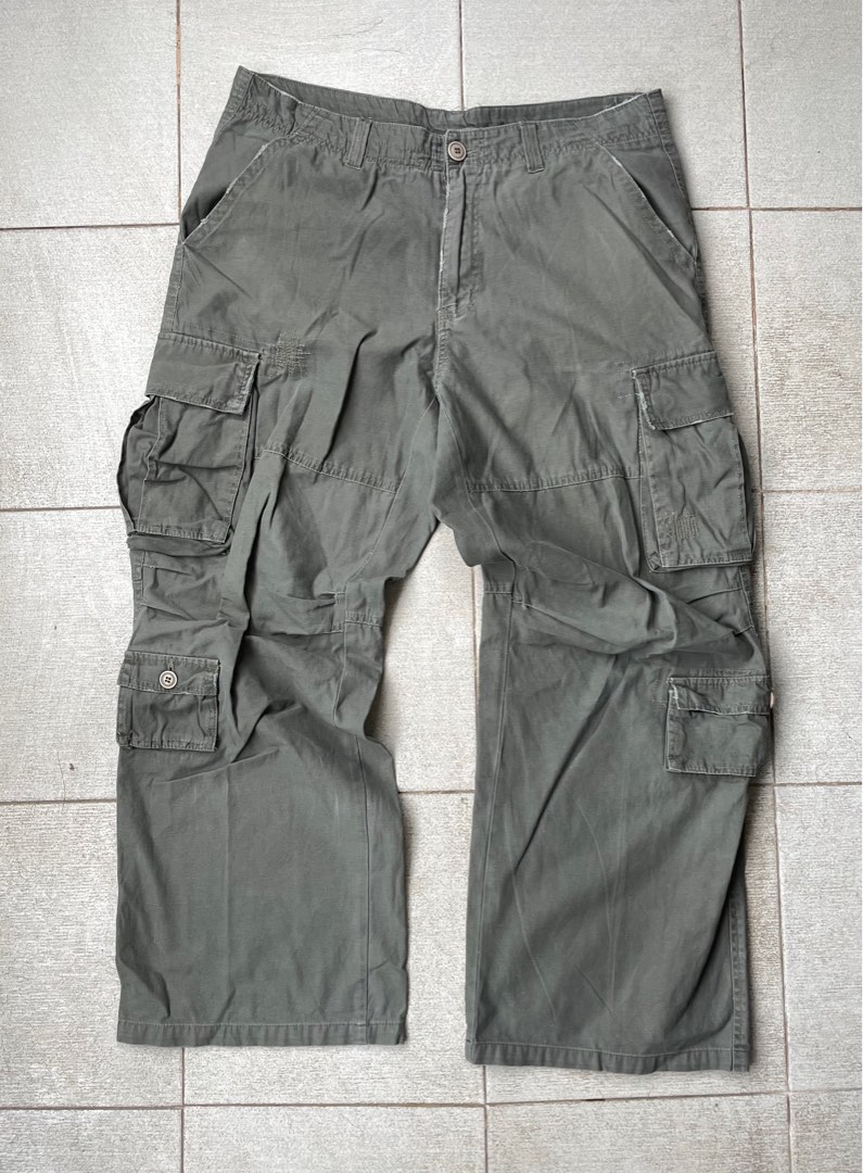 Vintage Vibe Cargo pants on Carousell