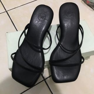 Winod black heels 5cm