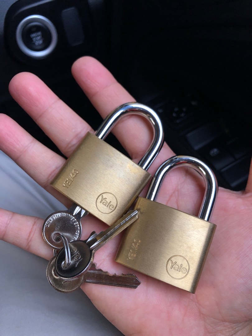 YALE Padlock 40mm x 2 set of padlocks use same keys, Babies & Kids
