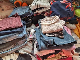 100pcs more or less Assorted Clothes