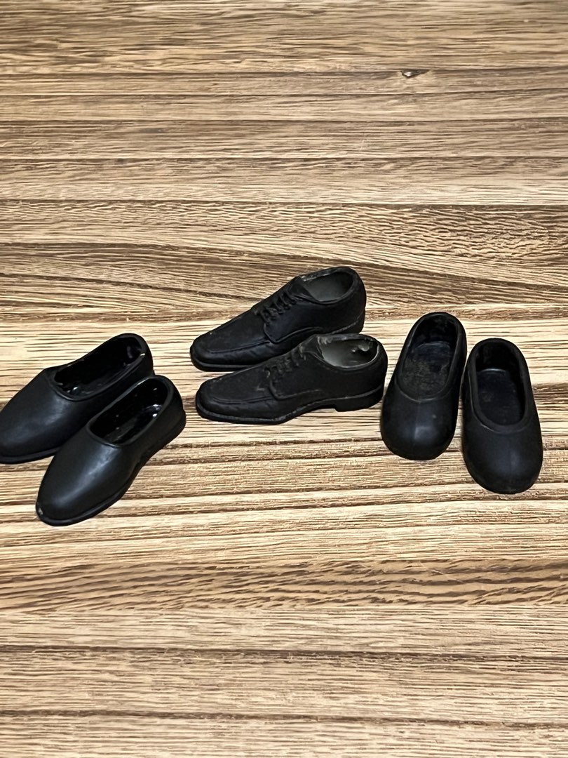 1/6 scale shoe lot hot toys, Hobbies & Toys, Toys & Games on Carousell