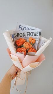 5 Crochet roses in a bouquet