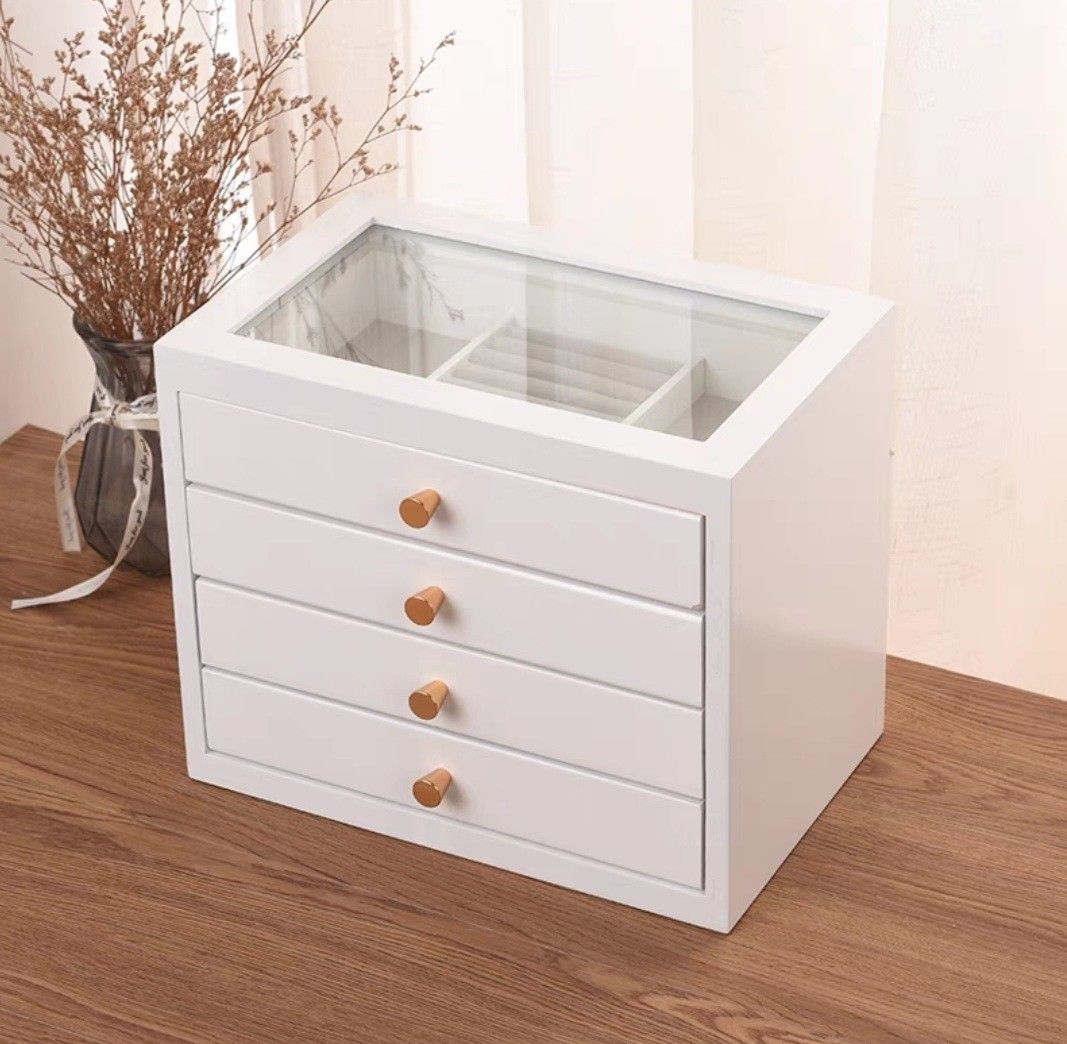 Wooden jewelry shop box white