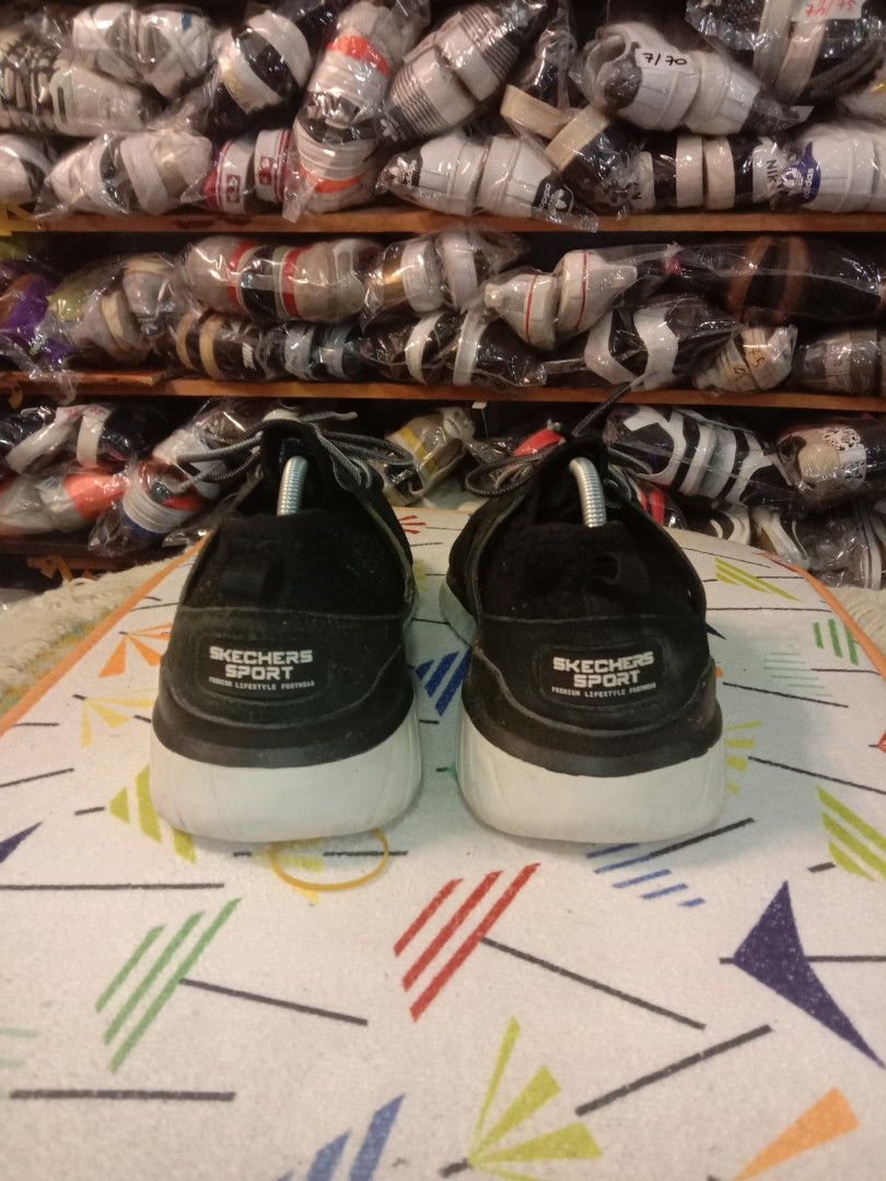 9 uk kasut skechers sport Men s Fashion Footwear Sneakers on