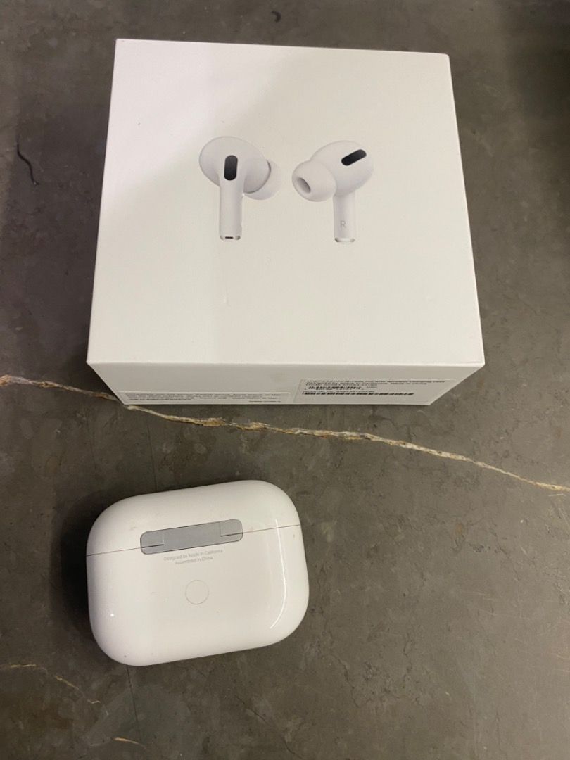 Airpods pro with wireless charging case (1st generation), 音響器材
