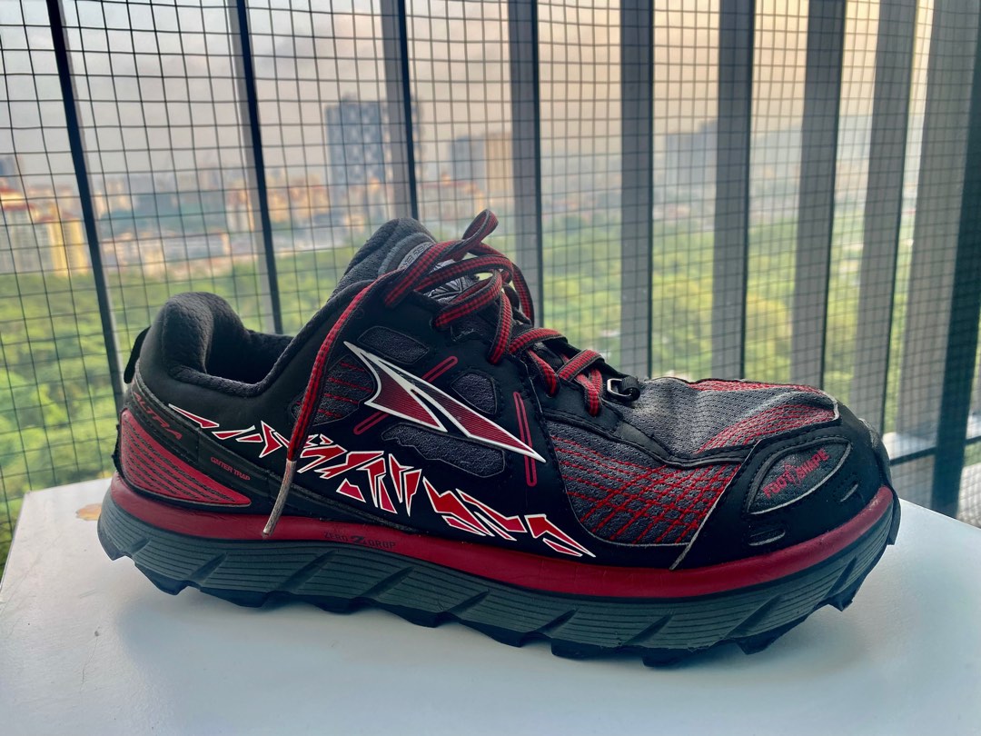 Altra Lone Peak 3.5 Men s Fashion Footwear Sneakers on Carousell