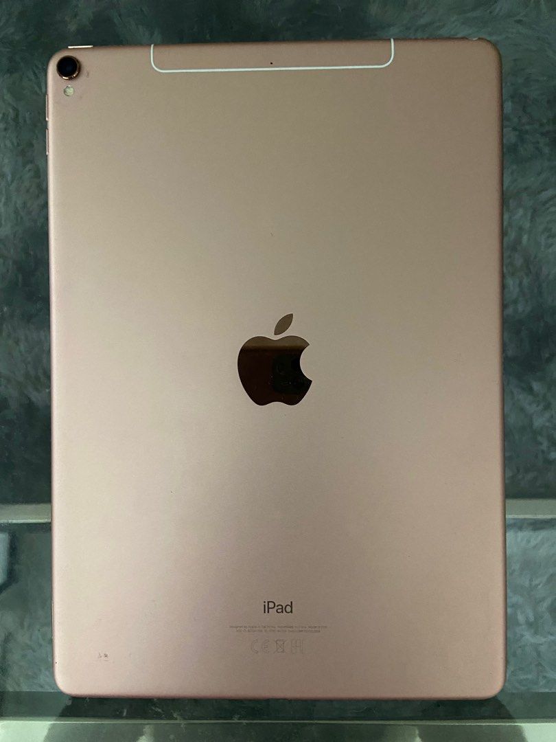 APPLE IPAD PRO 9.7 2016 (Category: iPad) located in San Fernando. Submitted by rheimus2002 (Listing ID 1245915147, Image 2). Description: For sale iPad Pro 2016 with sim card slot rose gold .. no scratch or dents looks new ( flawless ) few times use only.. left charger & box in Australia ( naka stock lang dito sa house ) Issue: won’t turn on.. don’t know why..i think need to reset or restart sa laptop.. don’t have time to fix it For faster transa