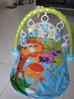 Baby Gym with kick piano (Trade with toy car)