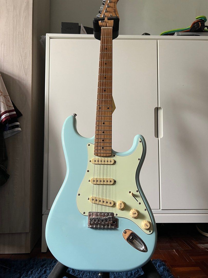 Sky cheap blue stratocaster