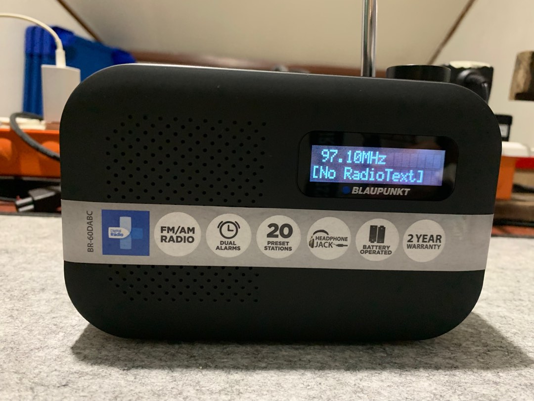 Blaupunkt FM & AM Portable Radio Battery Operated or 220volts Adaptor