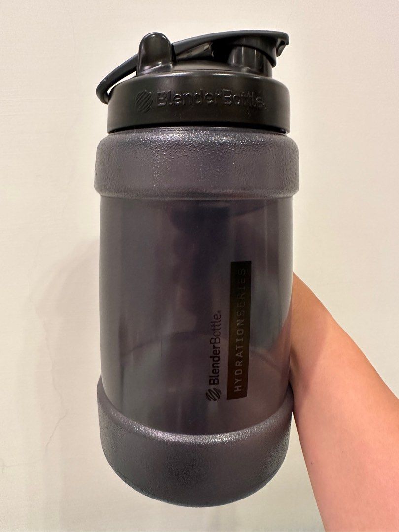 Blender Bottle KODA 74oz 2200ML 大容量水壺 搖搖杯黑色, 家具及居家用品, 廚具和餐具, 水杯、水壺在旋轉拍賣