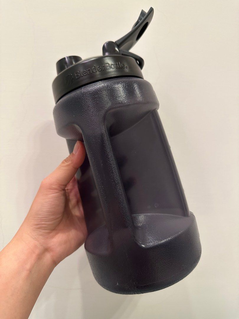 Blender Bottle KODA 74oz 2200ML 大容量水壺 搖搖杯黑色, 家具及居家用品, 廚具和餐具, 水杯、水壺在旋轉拍賣