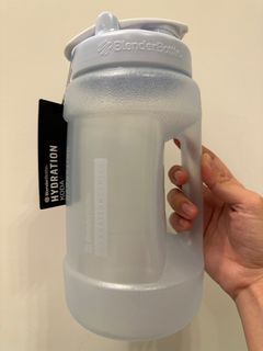 Blender Bottle KODA 74oz 2200ML 大容量水壺 搖搖杯-白色