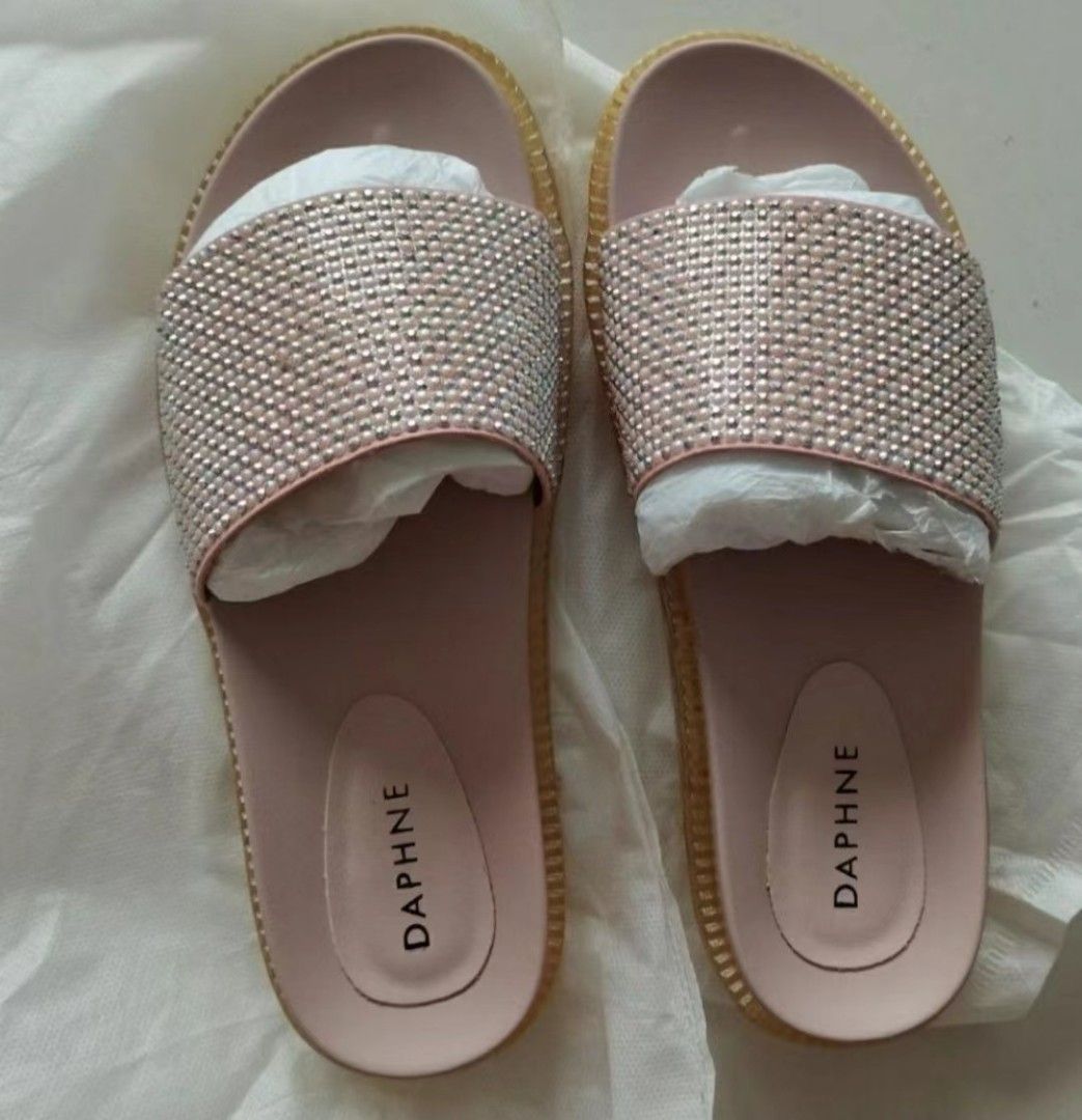 New style clearance footwear