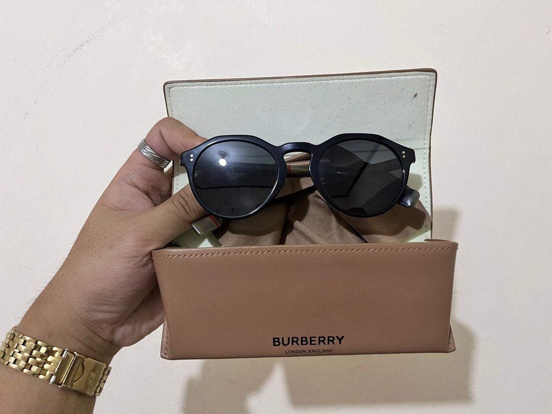 BURBERRY SHADES