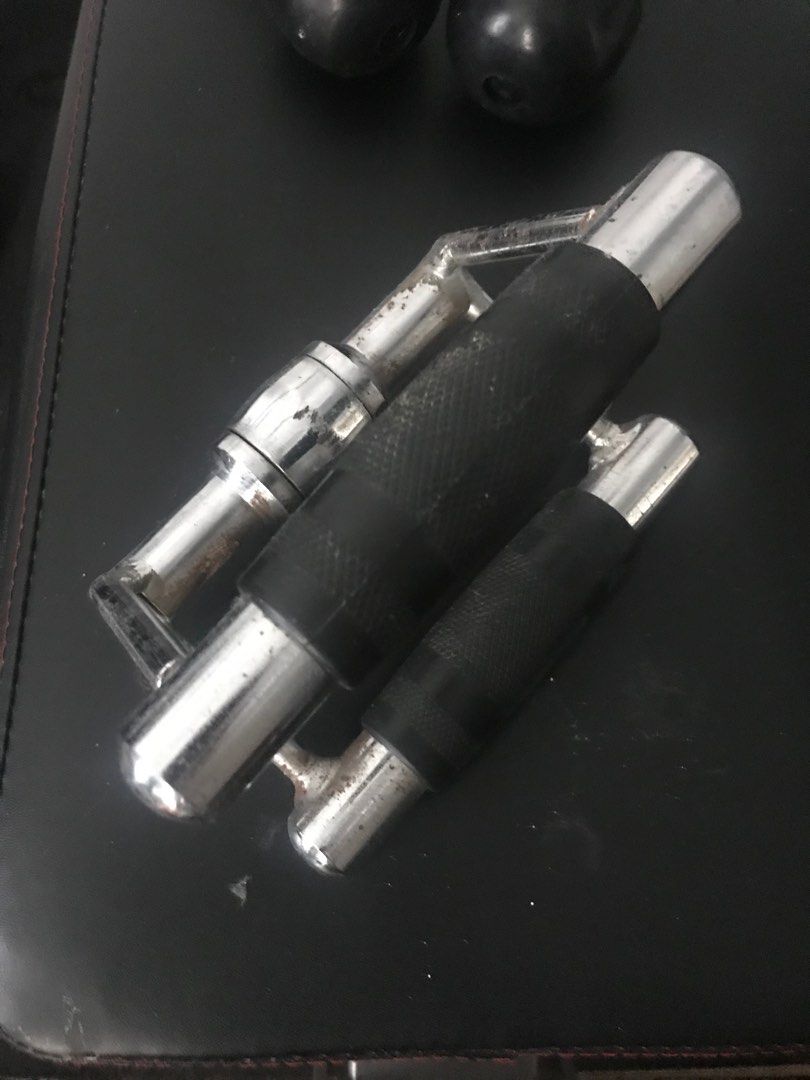 Close clearance grip attachment