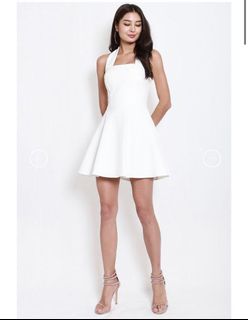 (Category: ) located in . Submitted by savemywardrobeee (Listing ID 1245938125, Image 1). Description: .