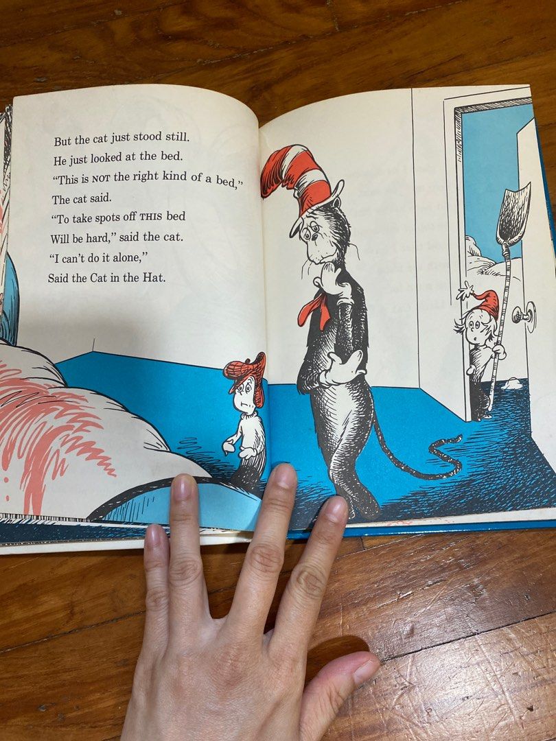 Cat in the hat , cat in the hat comes back by Dr Seuss, Hobbies & Toys, Books & Magazines