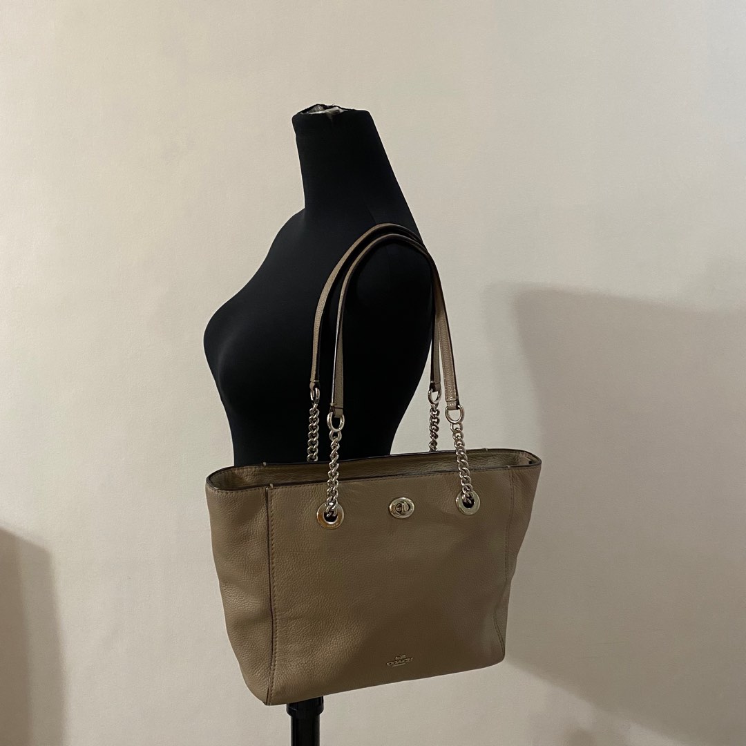 Coach turnlock chain tote online oxblood