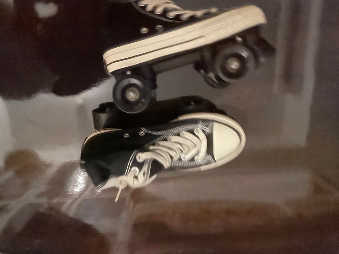 Converse style discount roller skates