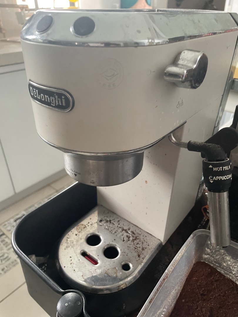 Delonghi Dedica Coffee Machines EC685 WHITE, TV & Home Appliances