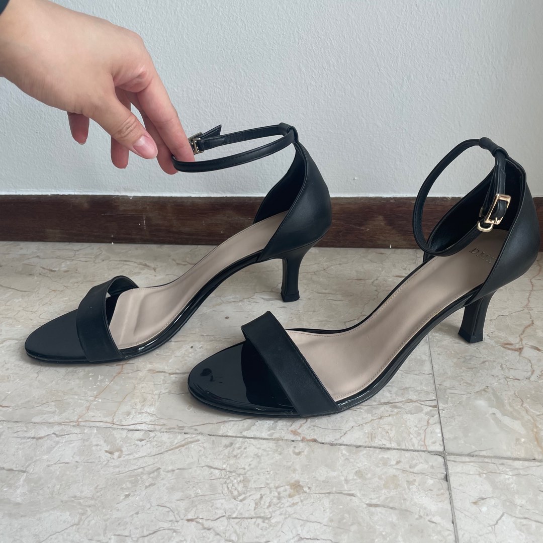DMK heels black with adjustable strap Women s Fashion Footwear