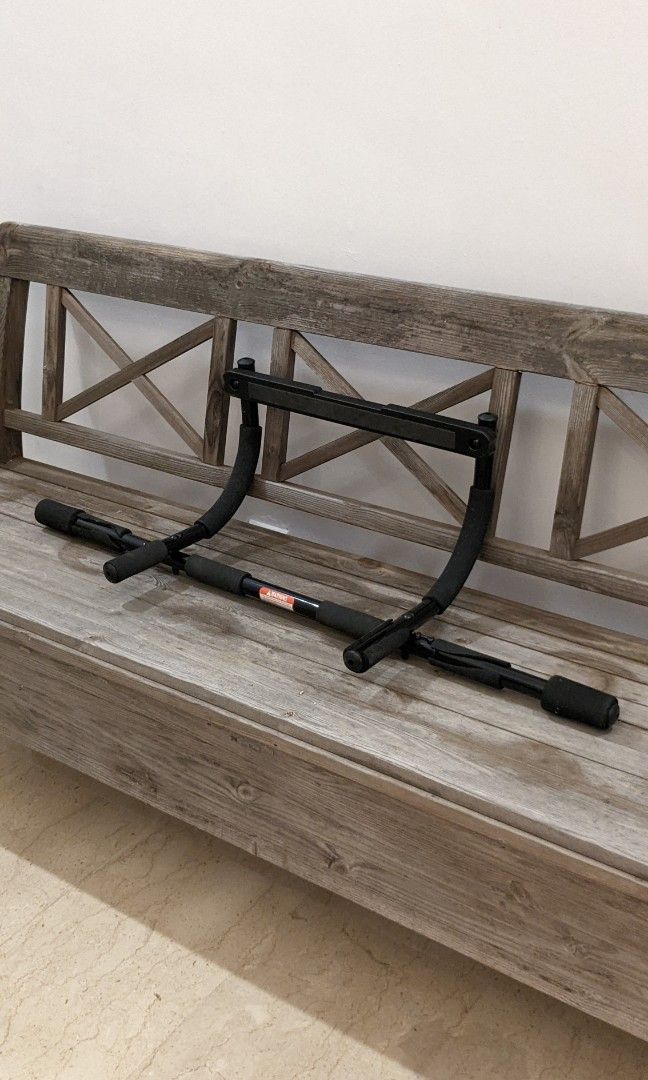 Door frame pull up bar, Sports Equipment, Exercise & Fitness, Toning & Stretching Accessories on