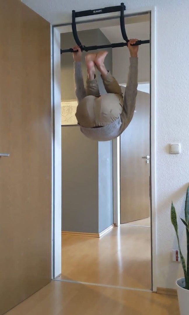 Door frame pull up bar, Sports Equipment, Exercise & Fitness, Toning