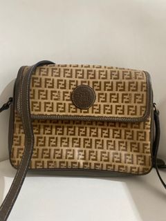 (Category: ) located in . Submitted by french21closet (Listing ID 1245878994, Image 1). Description: .