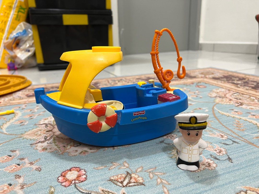 Fisher Price Little People Boat with Captain figure Hobbies