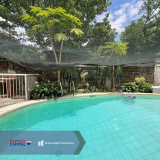 FOR SALE: House & Lot at White Plains, Quezon City