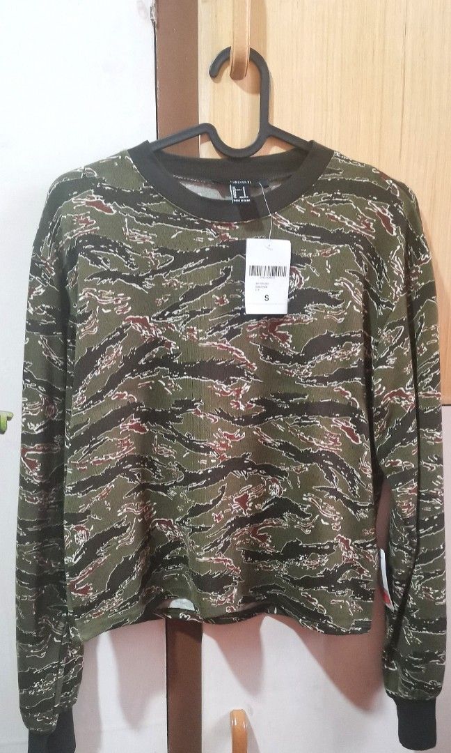 Forever 21 Camouflage Long Sleeves, Women'S Fashion, Tops, Longsleeves On  Carousell