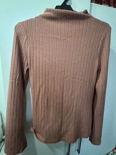 (Category: ) located in . Submitted by worthitpreloved (Listing ID 1245888556, Image 1). Description: .