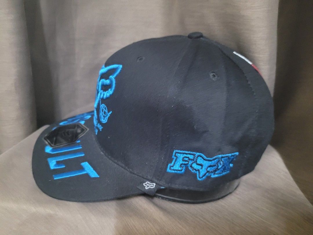 FOX ASSAULT CAP embroidered design (Category: Caps & Hats) located in Caloocan City. Submitted by starbucksph (Listing ID 1245814882, Image 2). Description: FOX ASSAULT CAP embroidered design with etiketa legit actual pics posted.