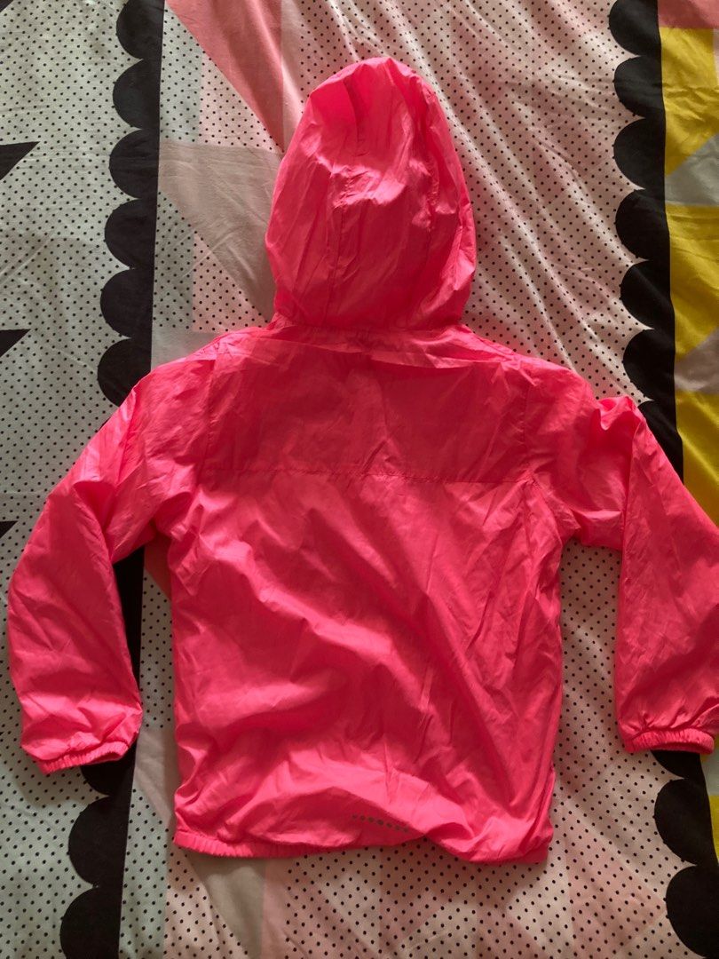 Fuchsia Uniqlo Raincoat with polka dot lining (Category: Babies & Kids Fashion) located in San Juan City. Submitted by ohdeedoh (Listing ID 1245812532, Image 3). Description: Your daughter will be a bright ray of sunshine in the rain in this eye-catching raincoat with adorable polka dot lining. Size 140 Uniqlo.