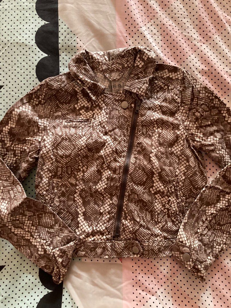 Gap Kids 1969 Snakeskin-printed biker jacket (Category: Babies & Kids Fashion) located in San Juan City. Submitted by ohdeedoh (Listing ID 1245813690, Image 1). Description: Super Stylish jacket For your spunky and sassy little girl! Gap Kids XL 1969.