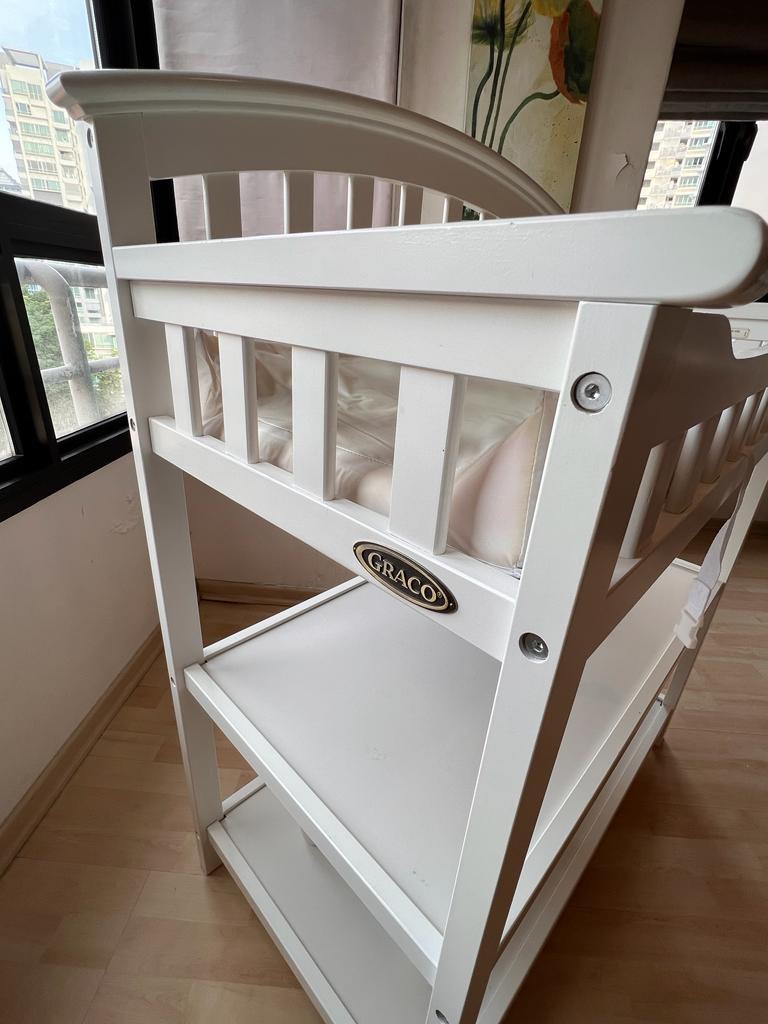 Graco Arlington Changing Table