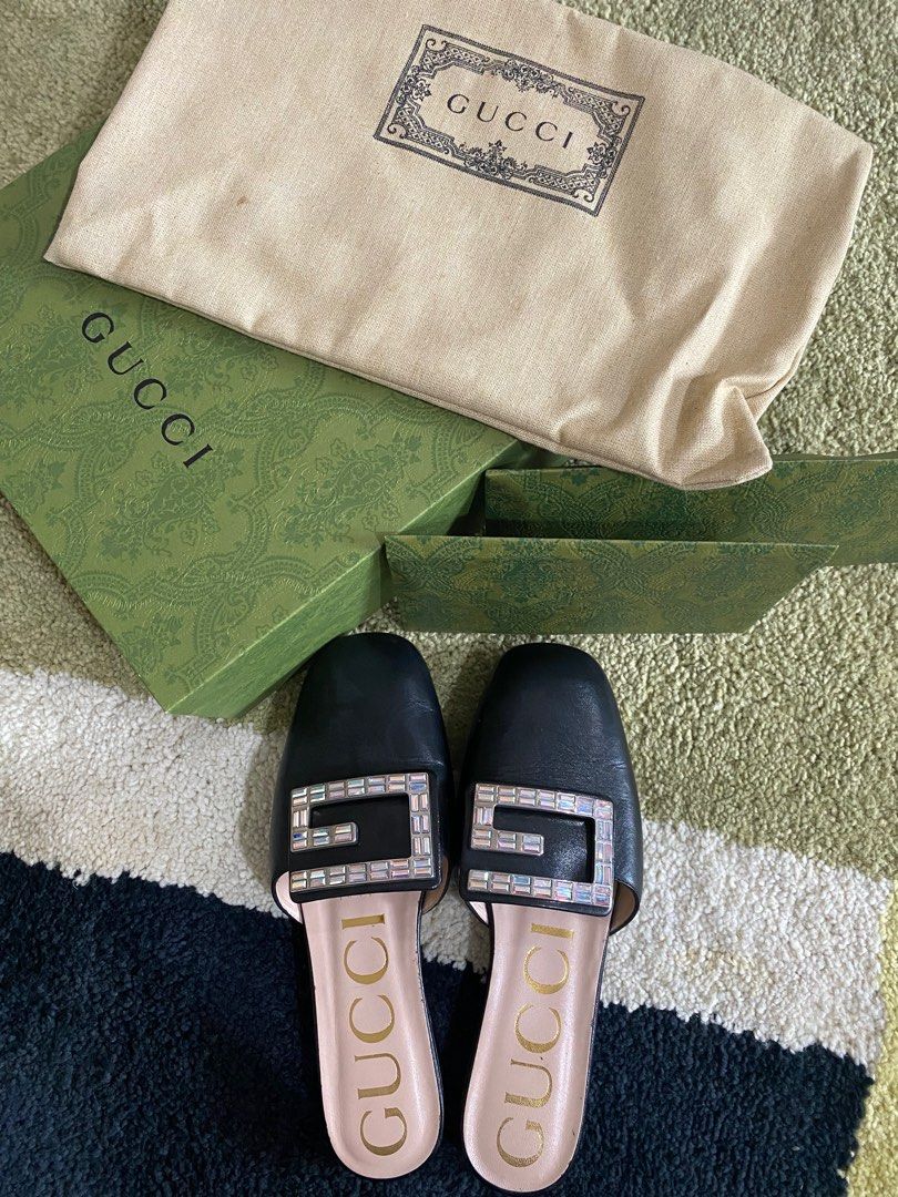 Gucci Slides size 35 1 2. Size 5. Luxury Sneakers Footwear on