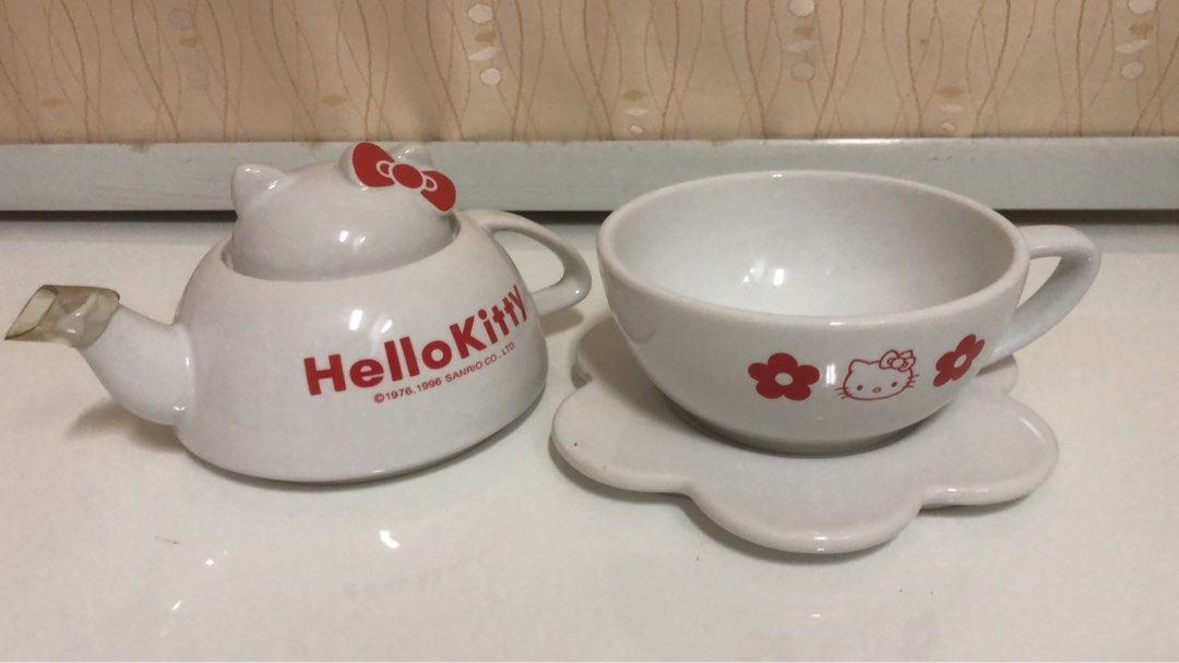Hello Kitty TeaPot Set, Furniture & Home Living, Kitchenware