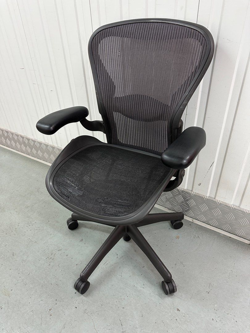 Herman miller sales aeron carousell