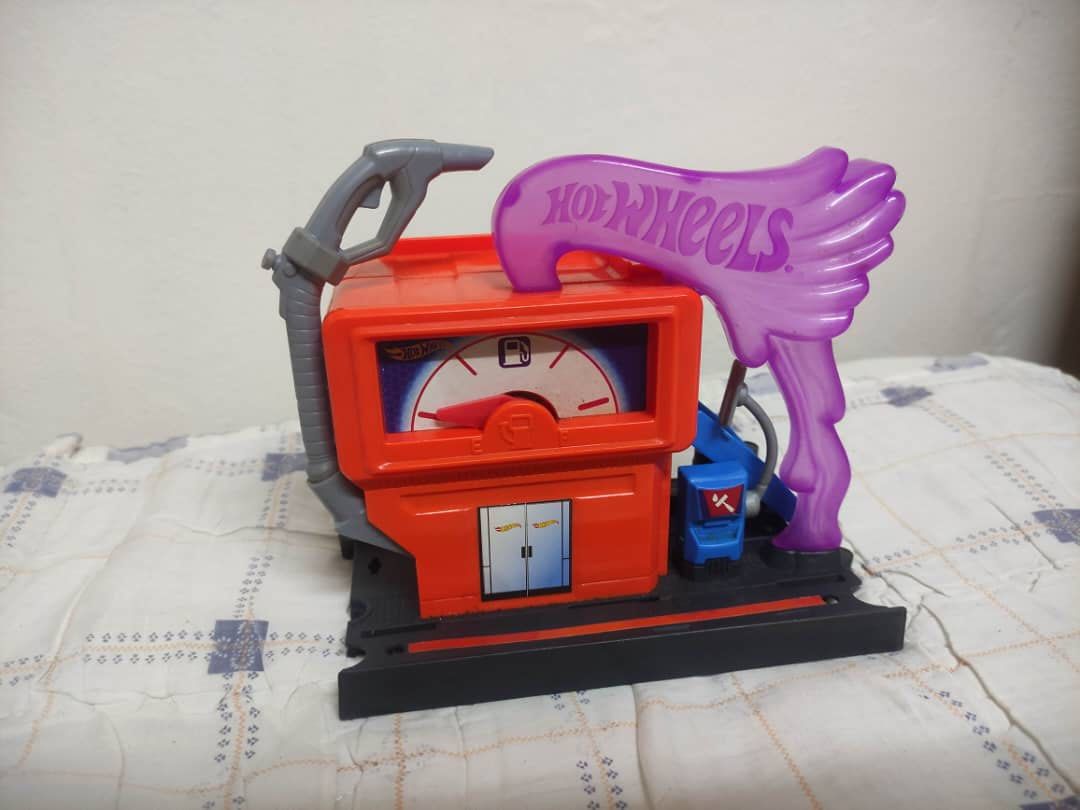 Hot Wheels City Downtown Speedy Super Fuel Stop Play Set Hobbies