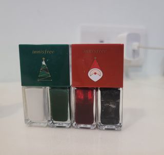 innisfree 聖誕節系列指甲油 
 贈其他二手指甲油 、unt、 nailtone硬甲油