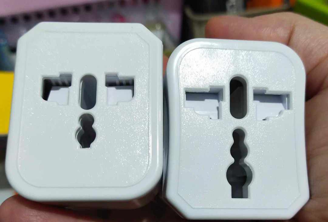 INTERNATIONAL UNIVERSAL TRAVEL ADAPTER (Category: Electrical, Adaptors & Sockets) located in Pasig City. Submitted by benildarustia18 (Listing ID 1245893489, Image 3). Description: WE ACCEPT BULK ORDERS. BRAND NEW AND ONHAND. WITH BOX AND POUCH. FULLY TESTED..