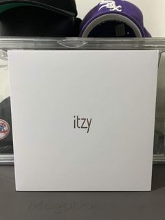 ITZY OFFICIAL LIGHTRING