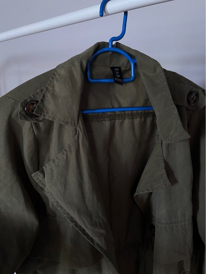 Jacket / outerwear (Category: Coats, Jackets and Outerwear) located in Klang. Submitted by puteriizzati16 (Listing ID 1245960039, Image 3). Description: Pm for more details Size S-M Ada skirts and blouse lgi boleh tngk kt profile saya Postage ss/sm.