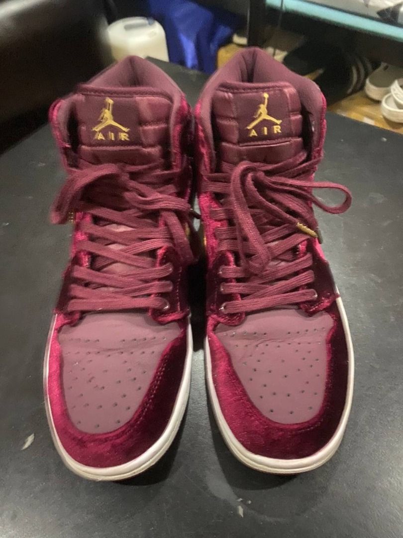 Jordan 1 hotsell red velvet