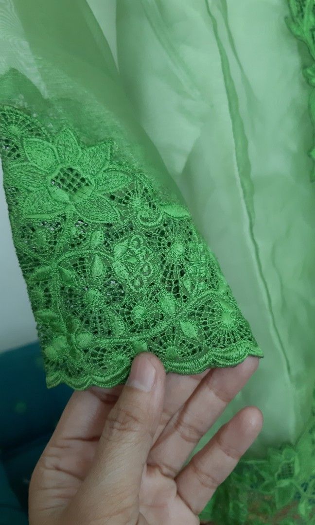 Sale Mau pindahan rumah - Kebaya organdi hijau muda, Fesyen Wanita